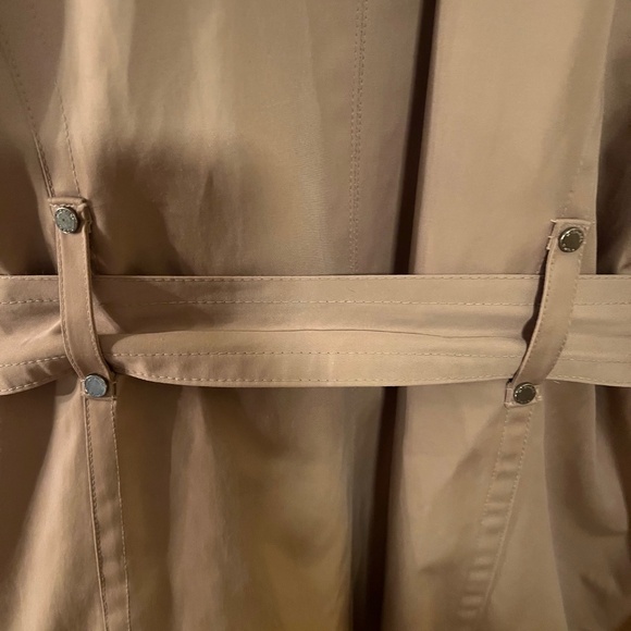 Michael Kors Beigh Trench Coat W/ Detachable Lining & Hood Mid-Length--Size S - Picture 4 of 9